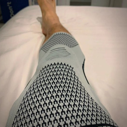 Knee Compression Sleeve - Knee Support Brace Patella Protector for Cycling, Running, Basketball and Football